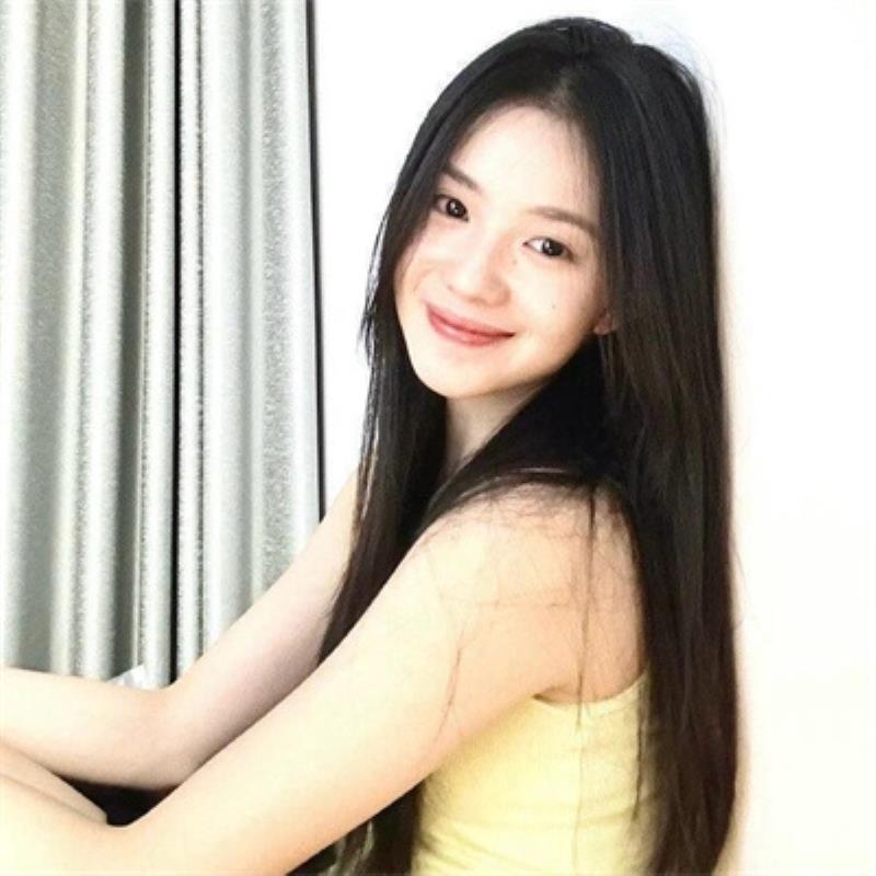 烏魯木齊導(dǎo)游留學(xué)生欎儀婷